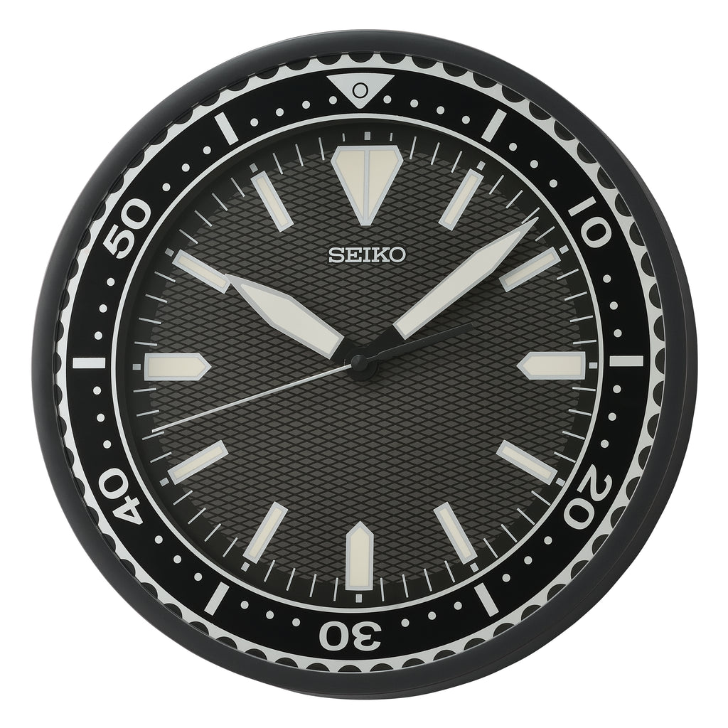QXA791K Contemporary clock with lumibrite markers