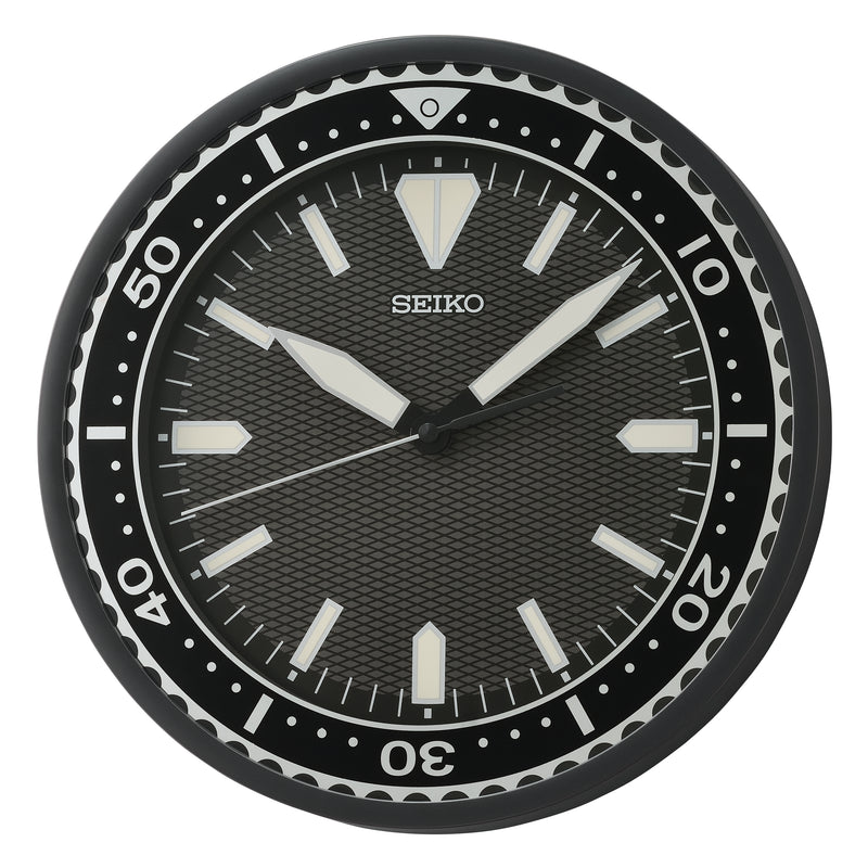 QXA791K Contemporary clock with lumibrite markers